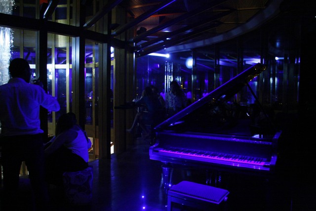 Bar 360 on Saturday Night