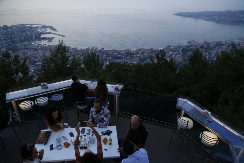 Bay Lodge-The Terrace on Sunday