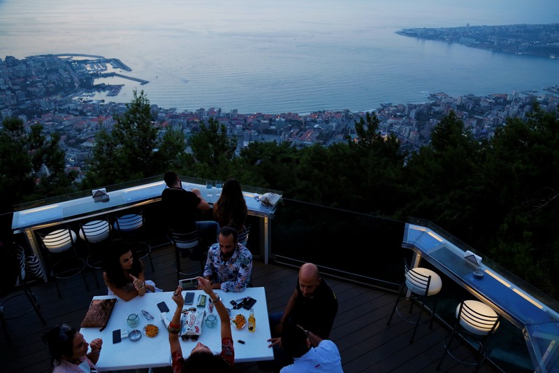 Bay Lodge-The Terrace on Sunday