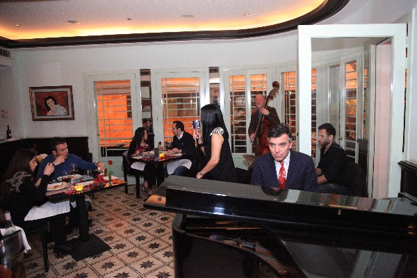 Valentine at eCafe Sursock
