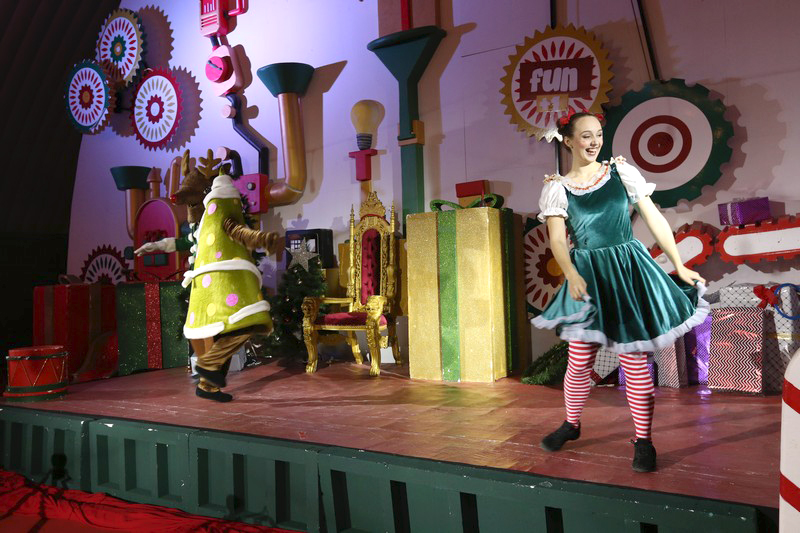The Carnival at Santa's Factory BeitMisk