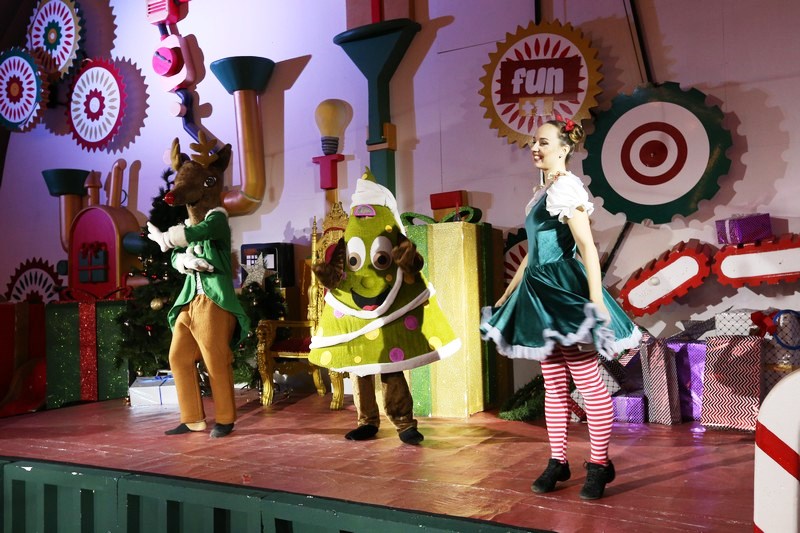 The Carnival at Santa's Factory BeitMisk