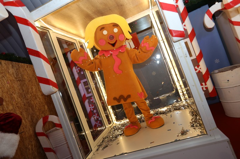 The Carnival at Santa's Factory BeitMisk