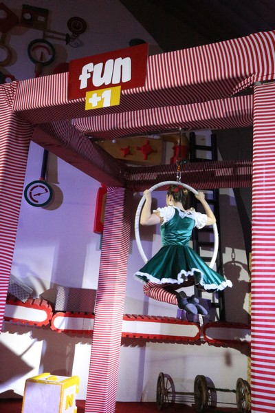 The Carnival at Santa's Factory BeitMisk