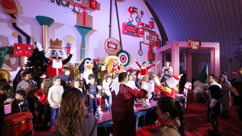 The Carnival at Santa's Factory BeitMisk