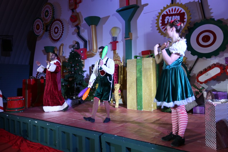 The Carnival at Santa's Factory BeitMisk