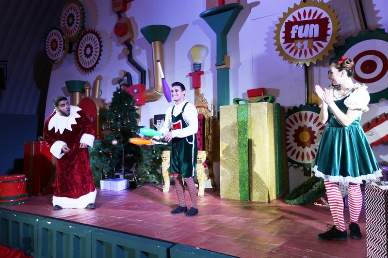 The Carnival at Santa's Factory BeitMisk