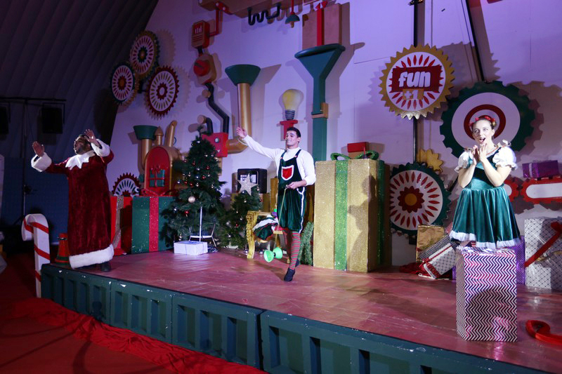 The Carnival at Santa's Factory BeitMisk