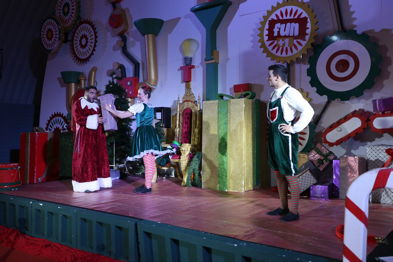 The Carnival at Santa's Factory BeitMisk