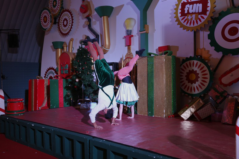 The Carnival at Santa's Factory BeitMisk
