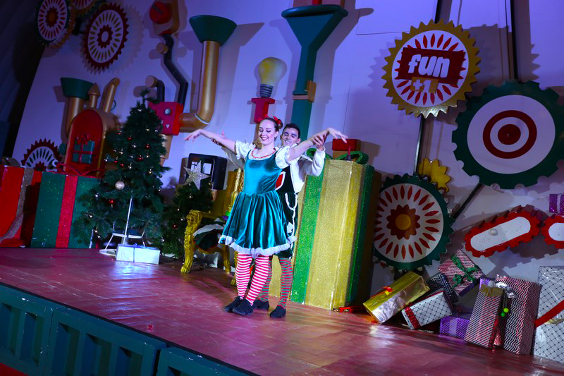 The Carnival at Santa's Factory BeitMisk