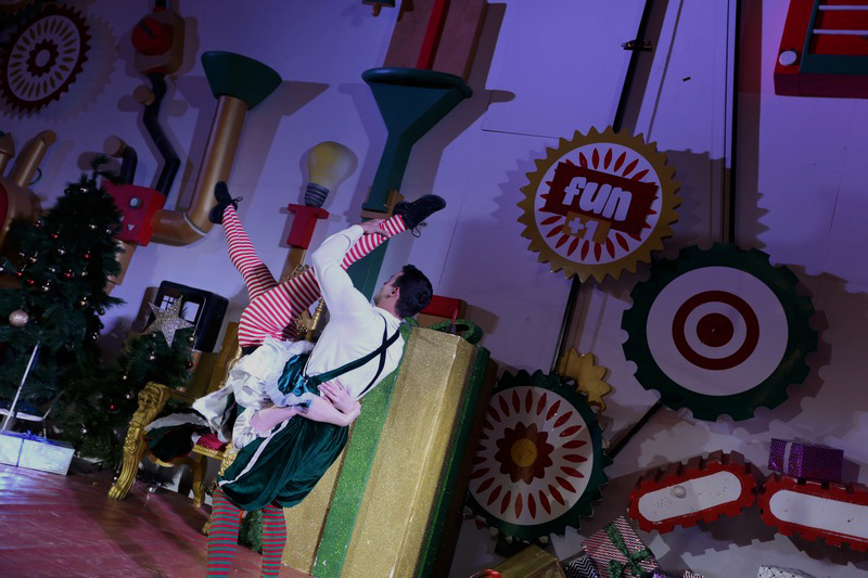 The Carnival at Santa's Factory BeitMisk