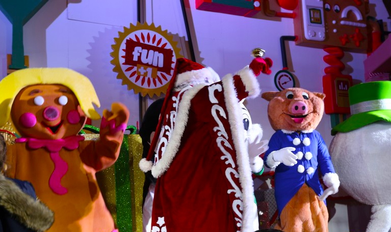 The Carnival at Santa's Factory BeitMisk