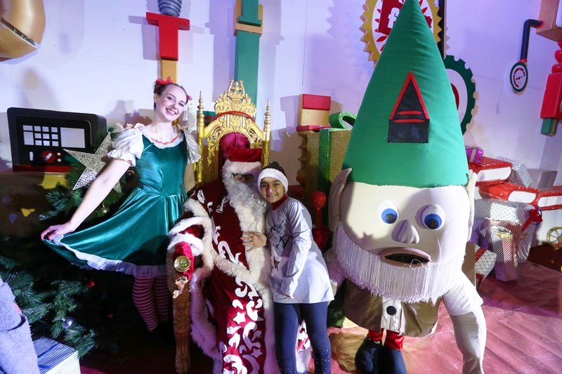 The Carnival at Santa's Factory BeitMisk