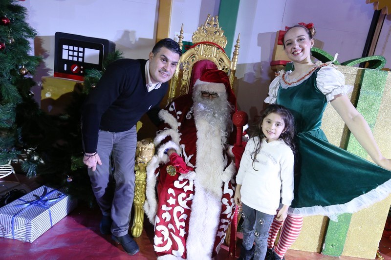 The Carnival at Santa's Factory BeitMisk