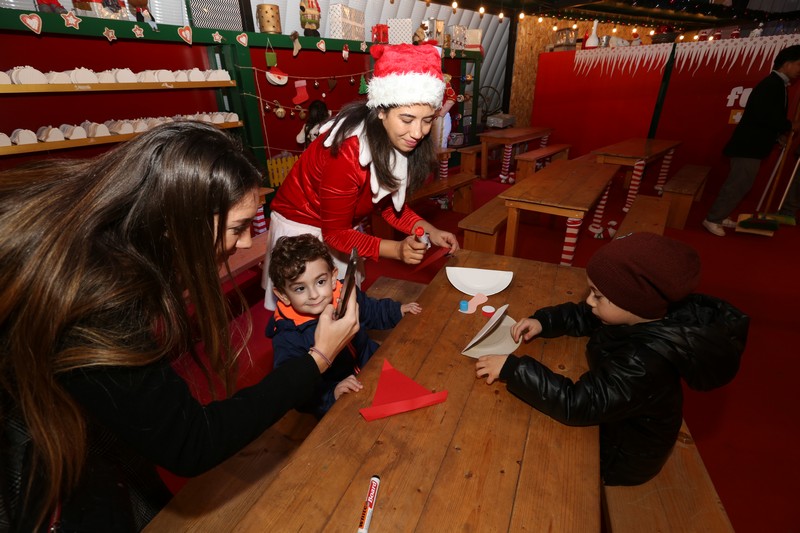 The Carnival at Santa's Factory BeitMisk