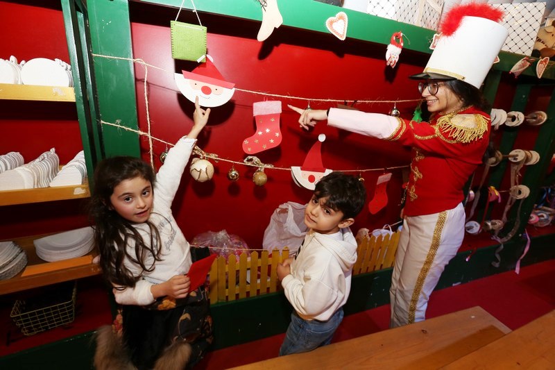 The Carnival at Santa's Factory BeitMisk