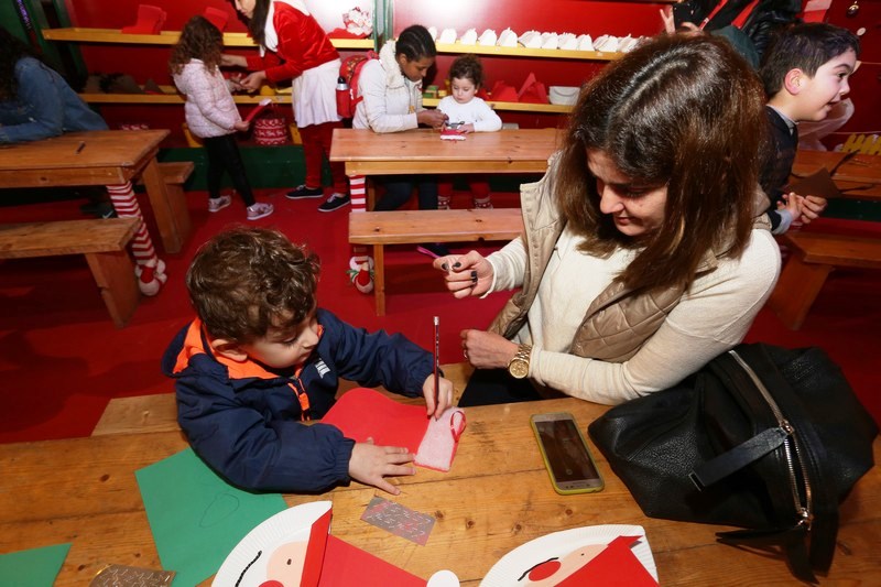 The Carnival at Santa's Factory BeitMisk