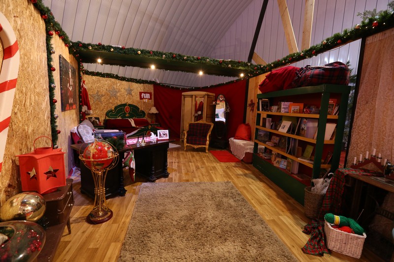 The Carnival at Santa's Factory BeitMisk