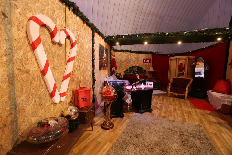 The Carnival at Santa's Factory BeitMisk