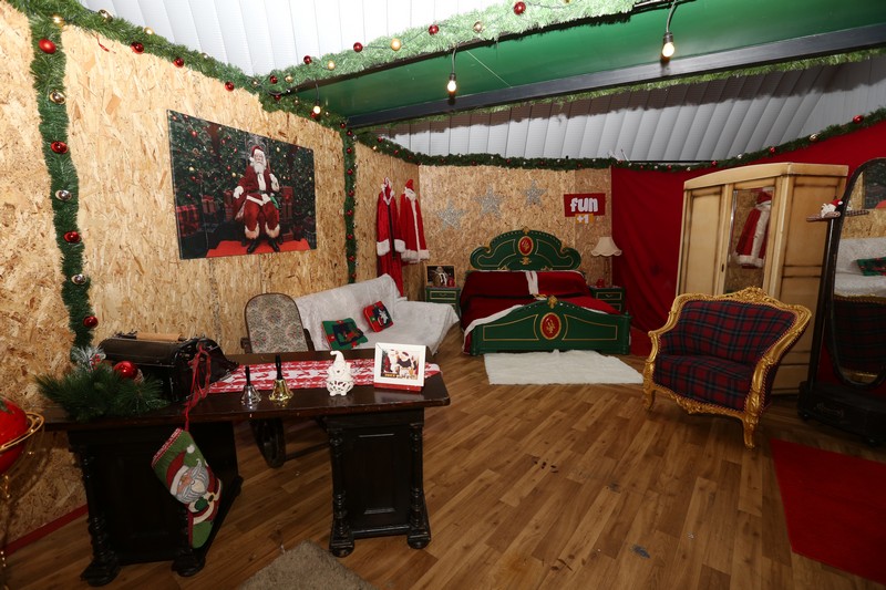 The Carnival at Santa's Factory BeitMisk