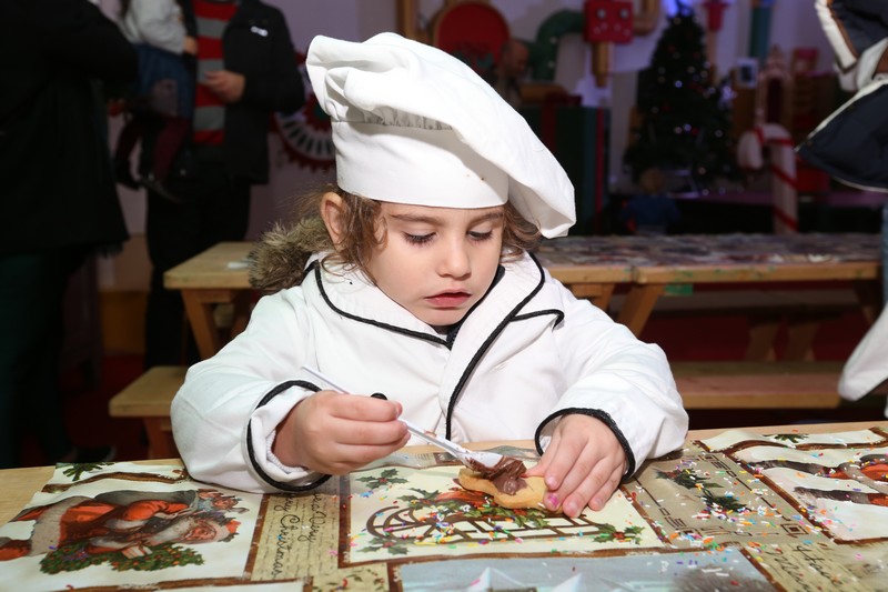 The Carnival at Santa's Factory BeitMisk