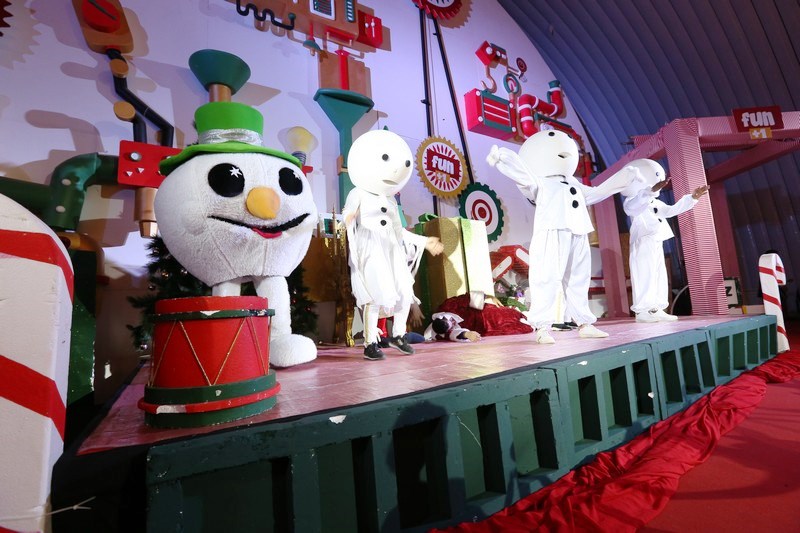The Carnival at Santa's Factory BeitMisk