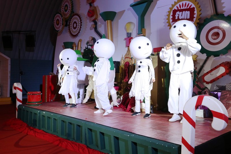 The Carnival at Santa's Factory BeitMisk