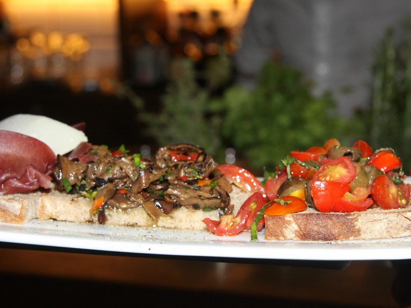 Bistrobar Live Dbayeh on Friday Night