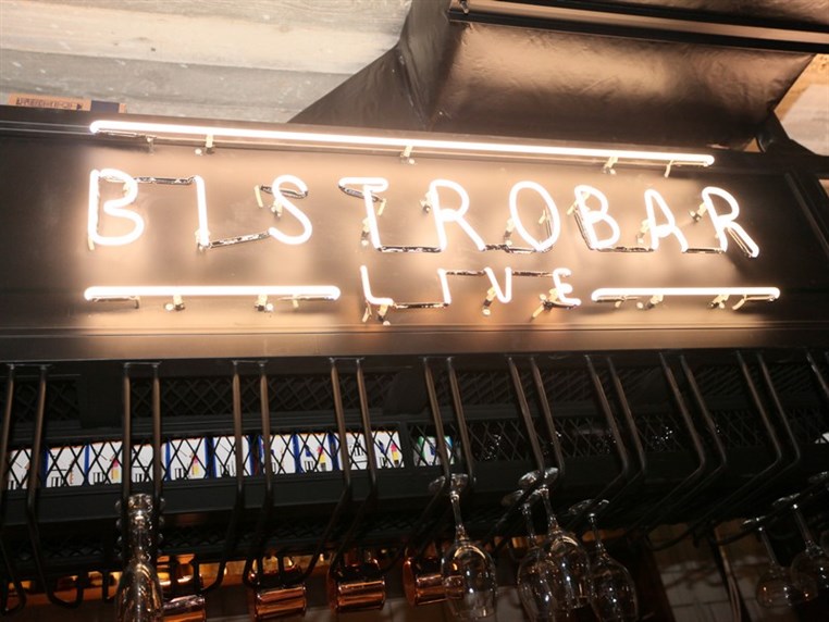 BistroBar Live Dbayeh on Saturday Night