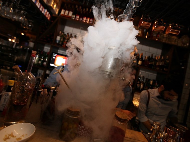 BistroBar Live Dbayeh on Saturday Night