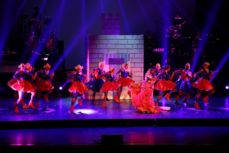 Fur The love of Broadway