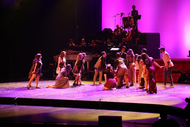Fur The love of Broadway