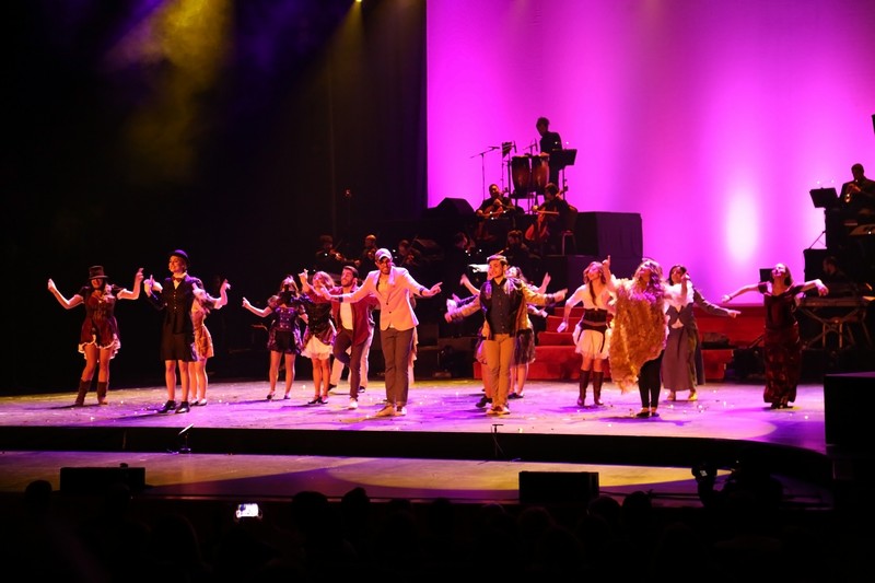 Fur The love of Broadway