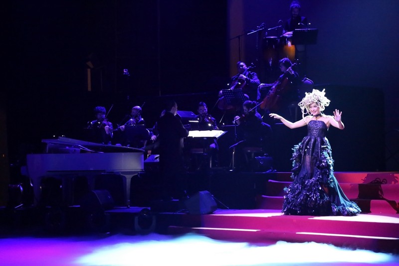 Fur The love of Broadway