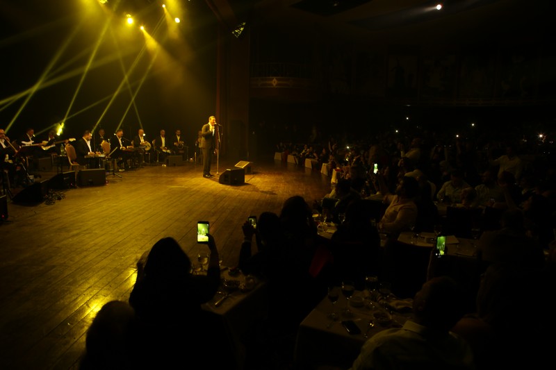 Kadim al Sahir at Casino Du Liban