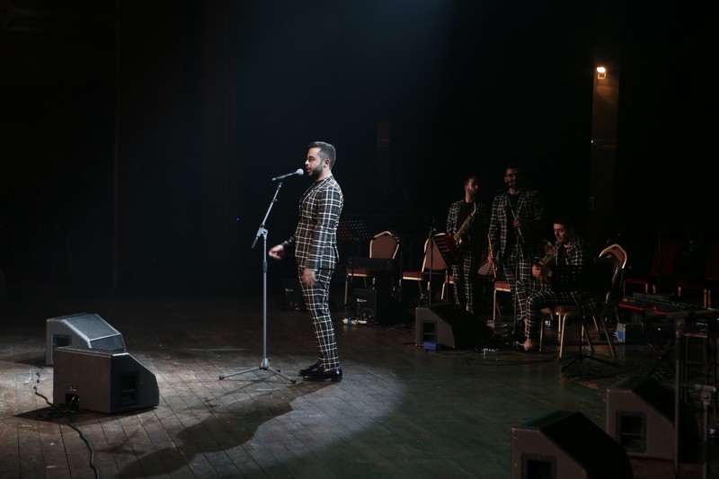 Kadim al Sahir at Casino Du Liban