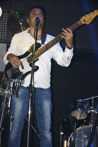 Johnnie Walker Make It Gold
