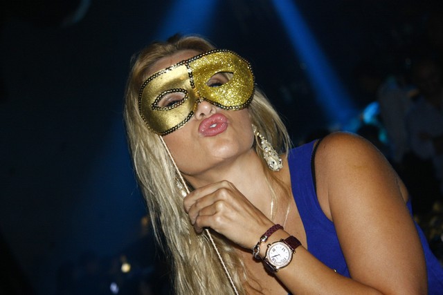 Johnnie Walker Make It Gold