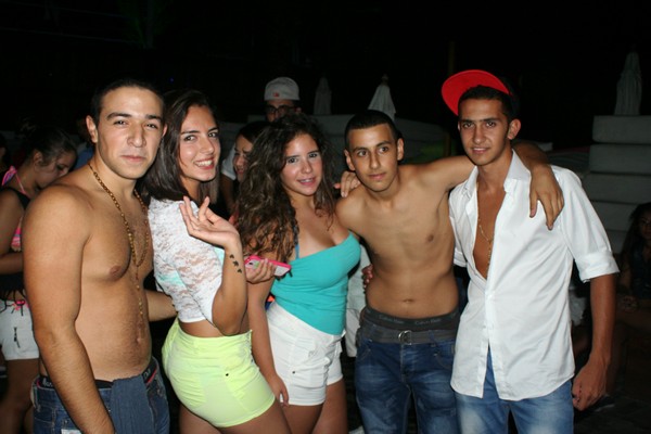 Vamos A La Playa IV
