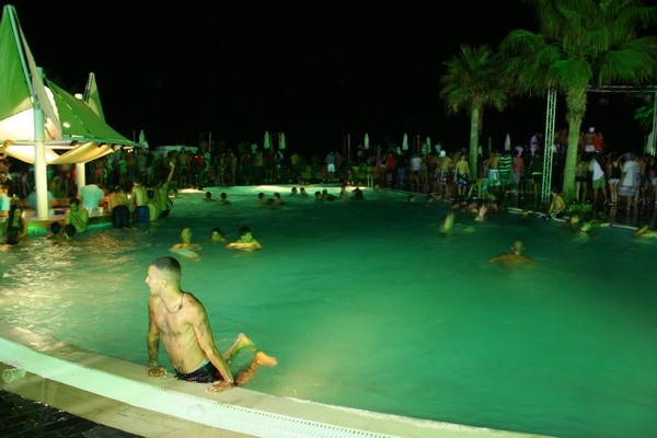 Vamos A La Playa IV