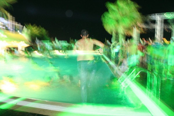 Vamos A La Playa IV