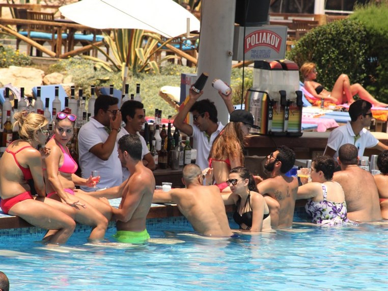 The Sunday Club at Cyan