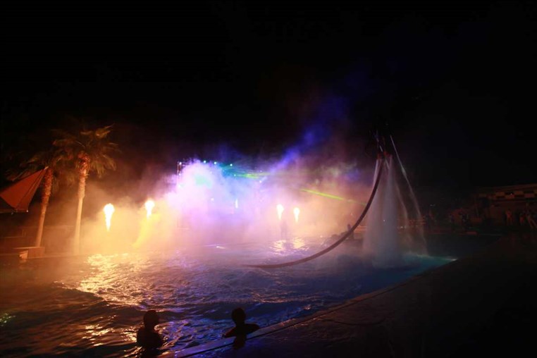 Superflying Water Show