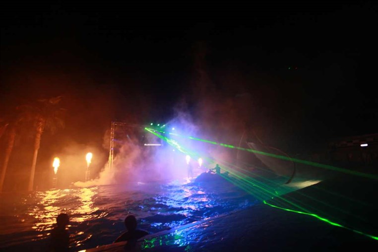 Superflying Water Show