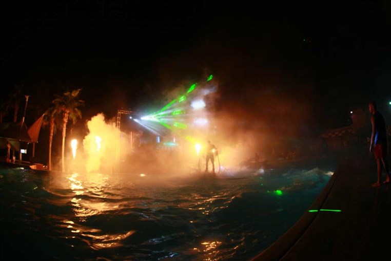 Superflying Water Show