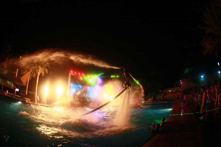 Superflying Water Show