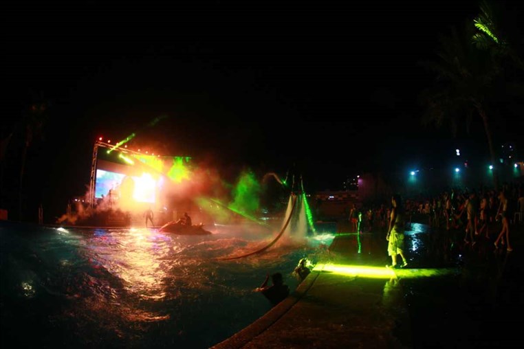 Superflying Water Show