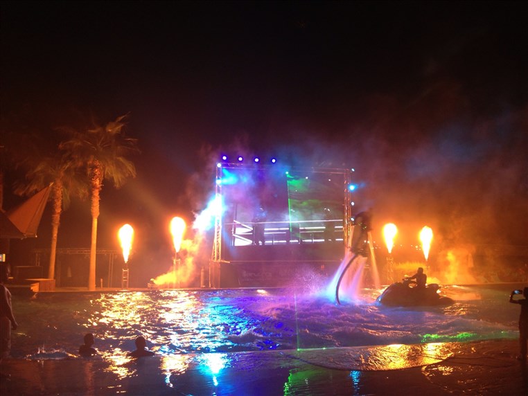 Superflying Water Show