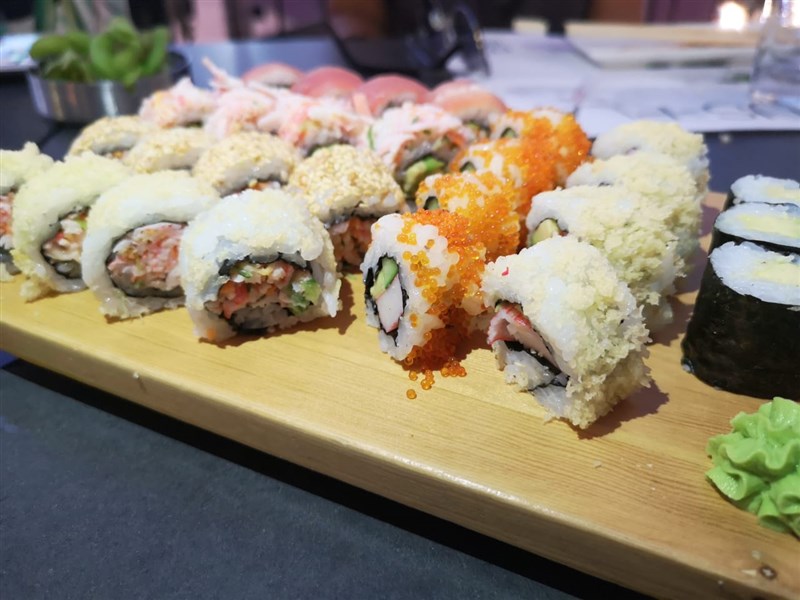 Mon Maki A Moi Special Sushi Sunset at Broumana